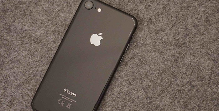 Ripara ora il vetro danneggiato del tuo iPhone 8 a Milano. Chiama il 333.29.22.308